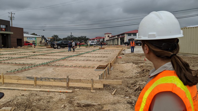 Image of an inspector helping to deal with notice of violation quickly and minimize the fines.